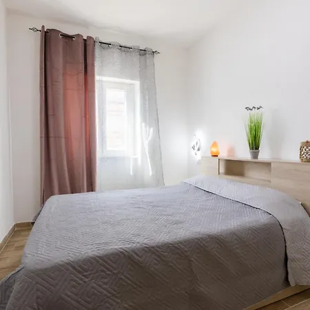 Bella Rosa Apartment