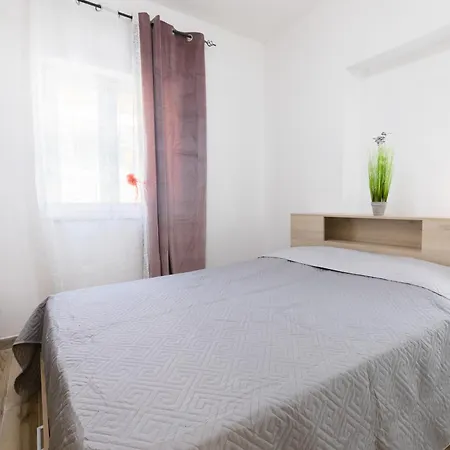 Bella Rosa Apartment *